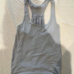 Lululemon workout top